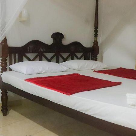 Bed and Breakfast Blue Sea View à Unawatuna Extérieur photo