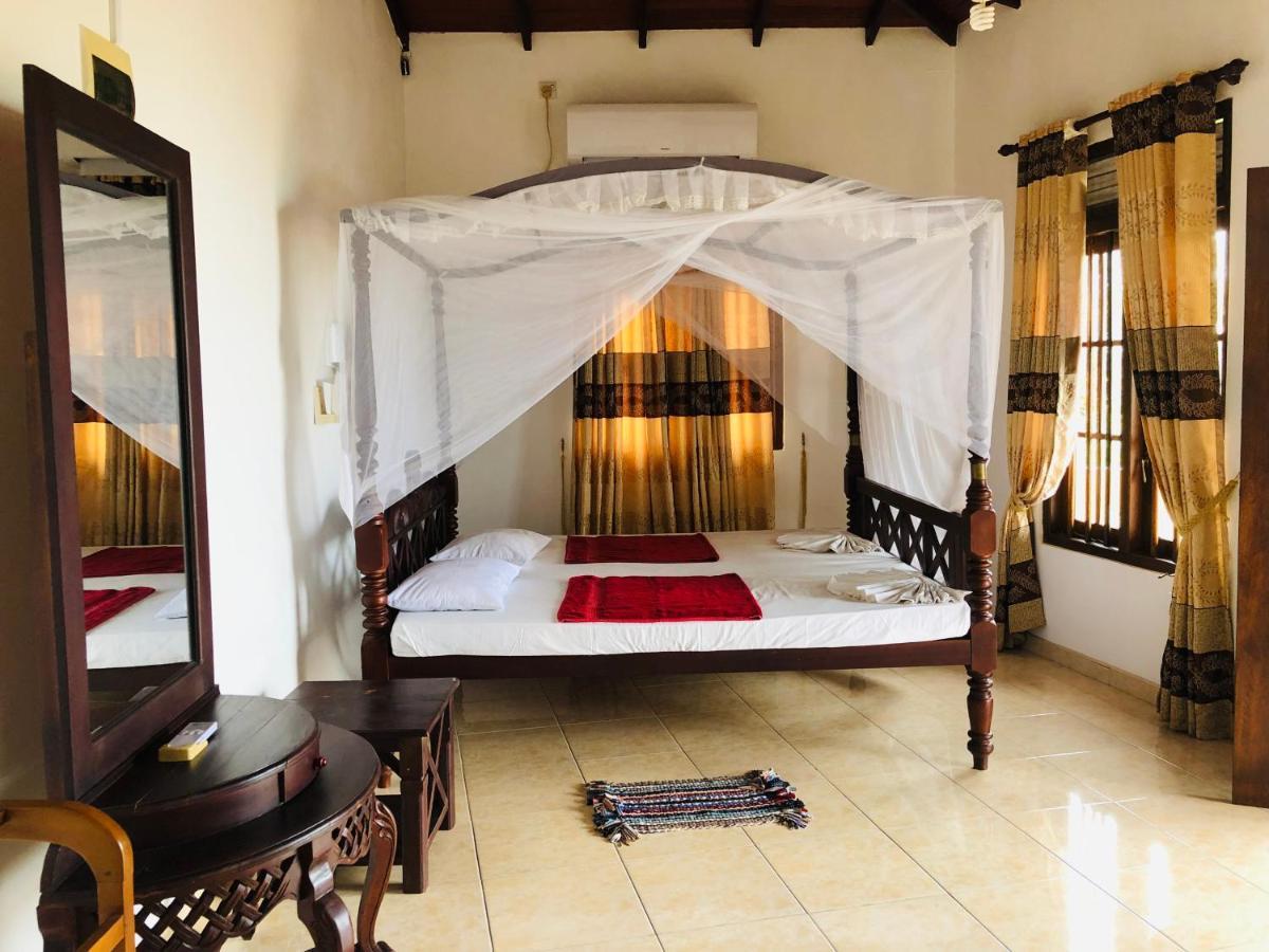 Bed and Breakfast Blue Sea View à Unawatuna Extérieur photo