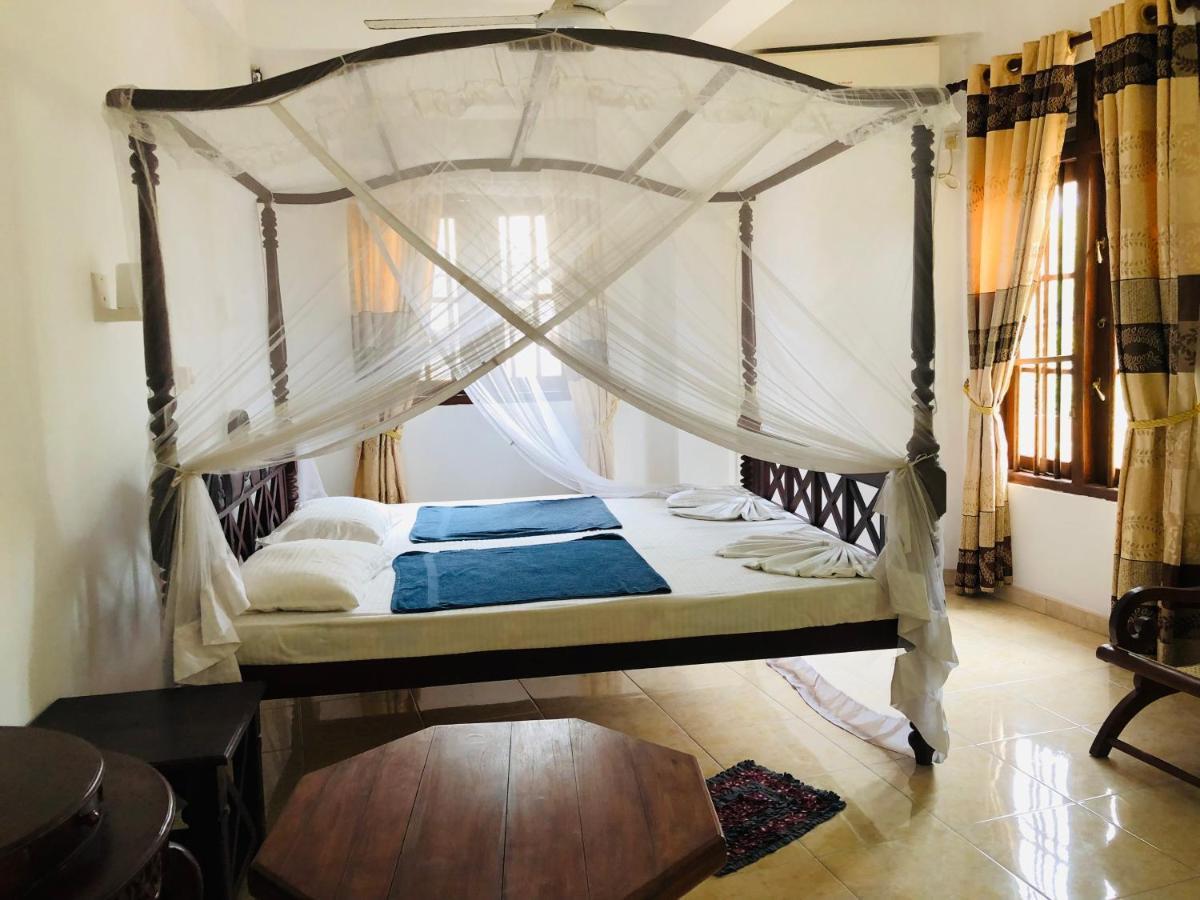 Bed and Breakfast Blue Sea View à Unawatuna Extérieur photo