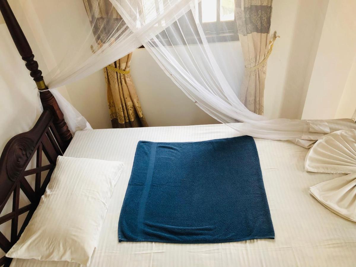 Bed and Breakfast Blue Sea View à Unawatuna Extérieur photo
