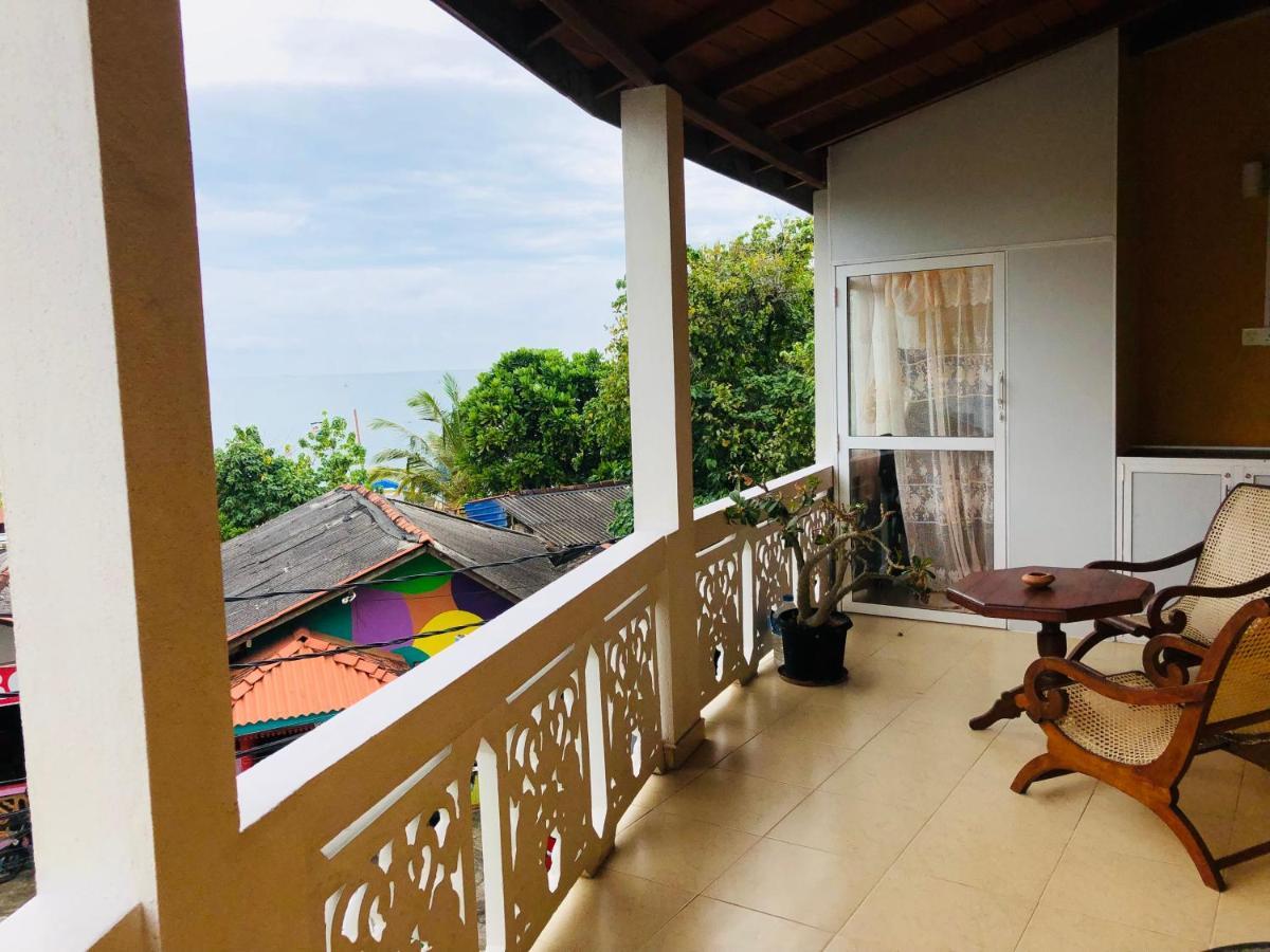 Bed and Breakfast Blue Sea View à Unawatuna Extérieur photo